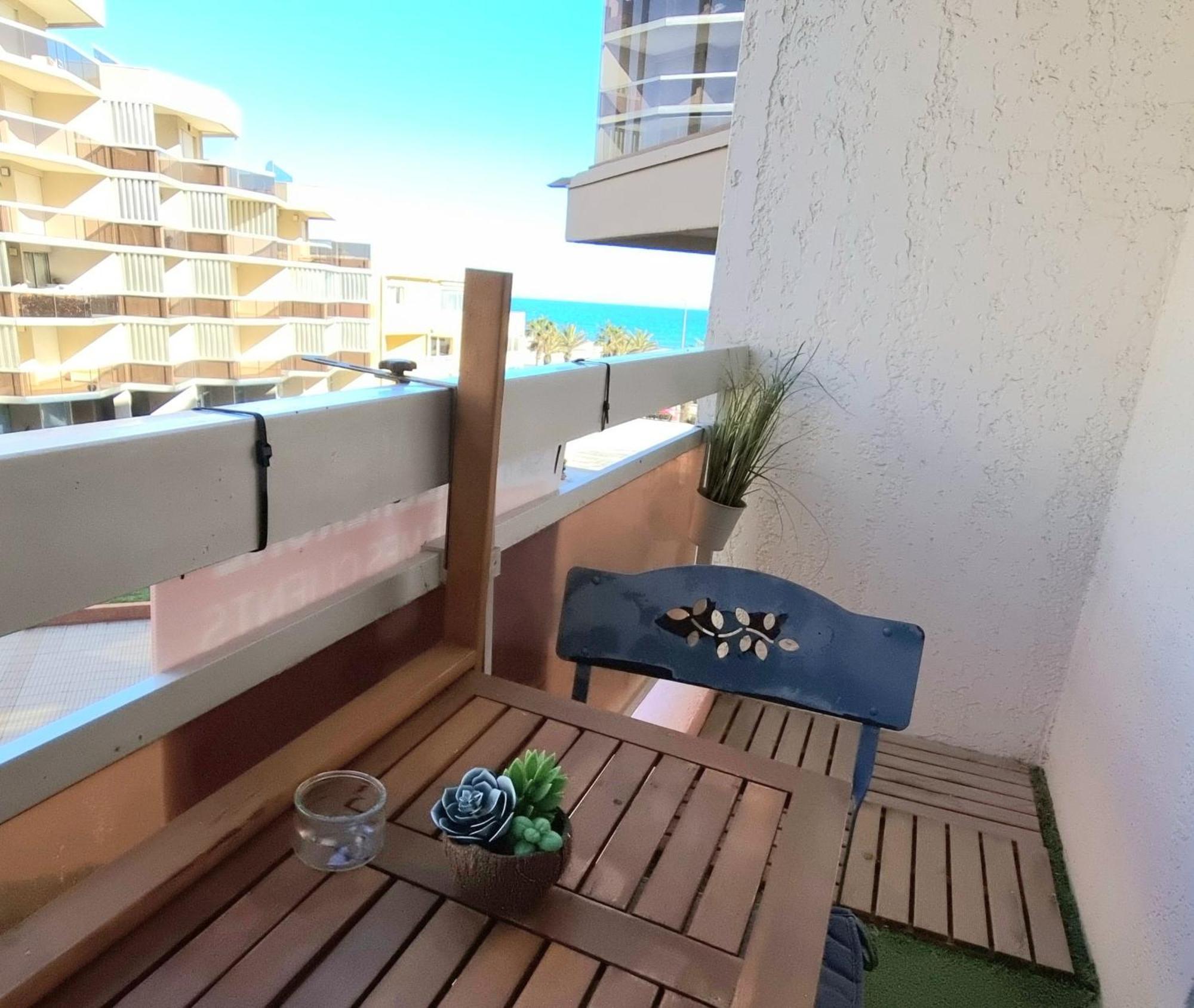Studio Cozy En Bord De Plage Avec Vue Mer Et Wifi Canet-en-Roussillon Exterior photo